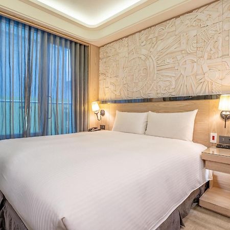 Guide Hotel Taichung Ziyou Eksteriør billede