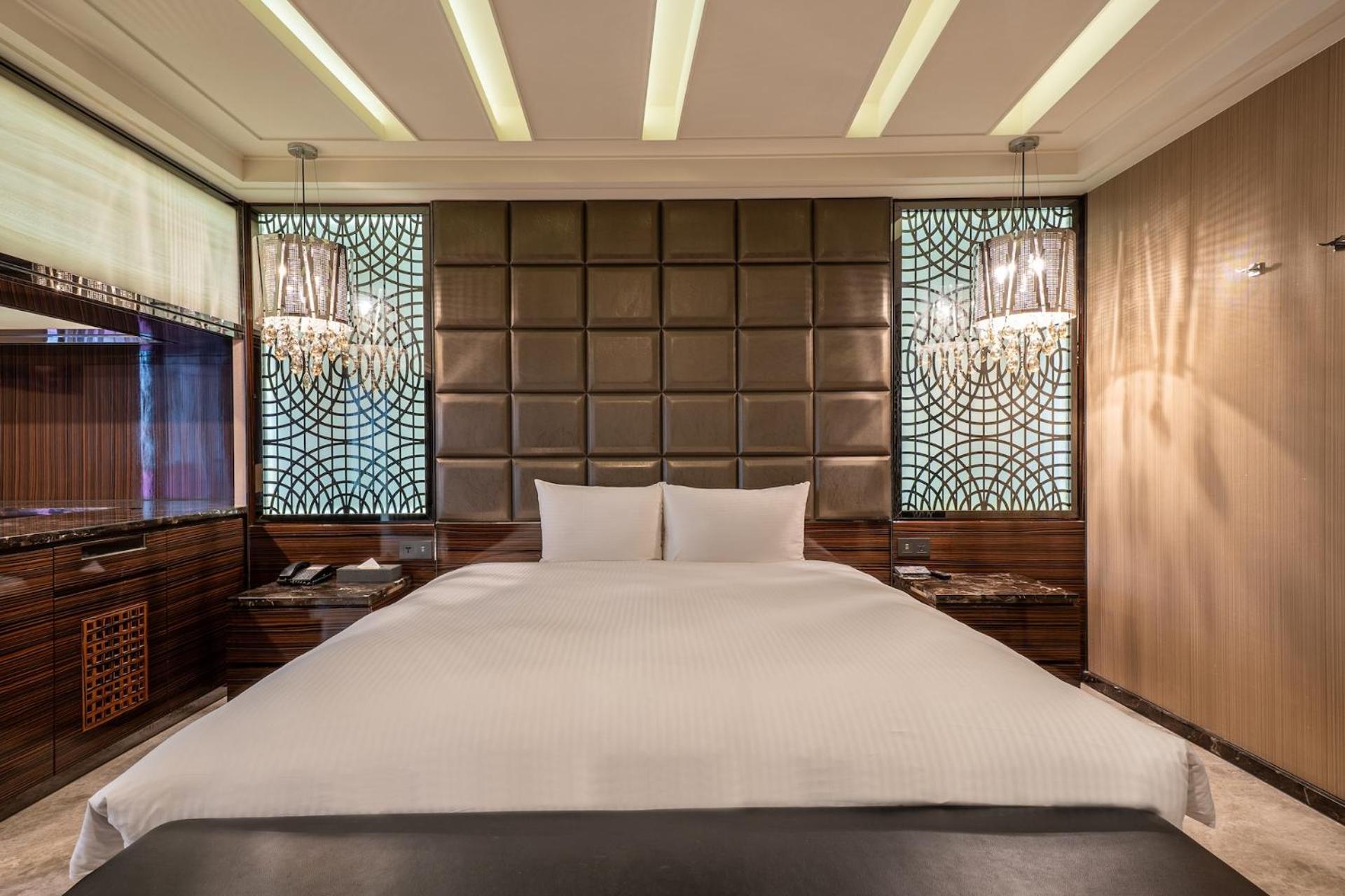 Guide Hotel Taichung Ziyou Eksteriør billede