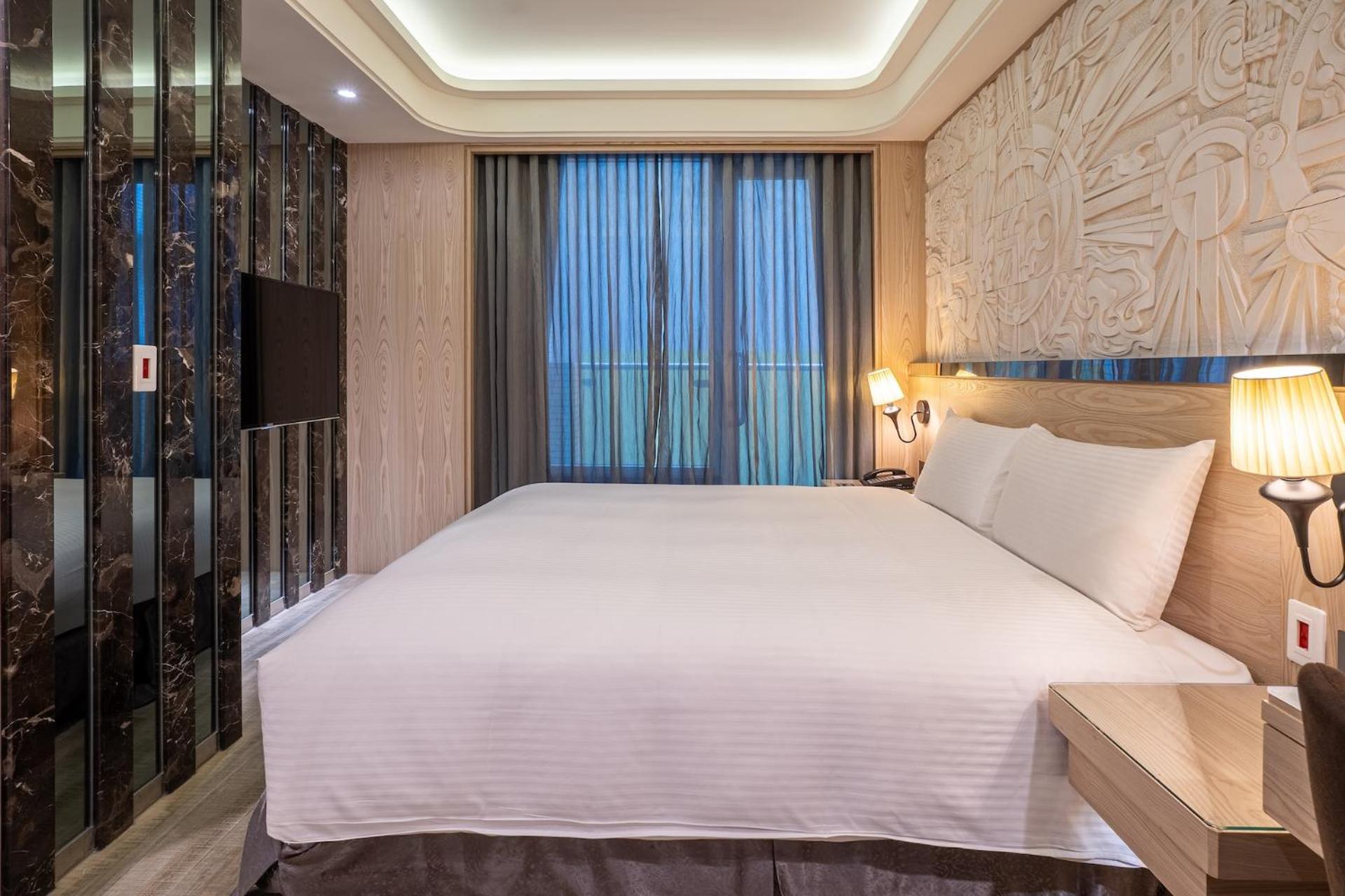Guide Hotel Taichung Ziyou Eksteriør billede