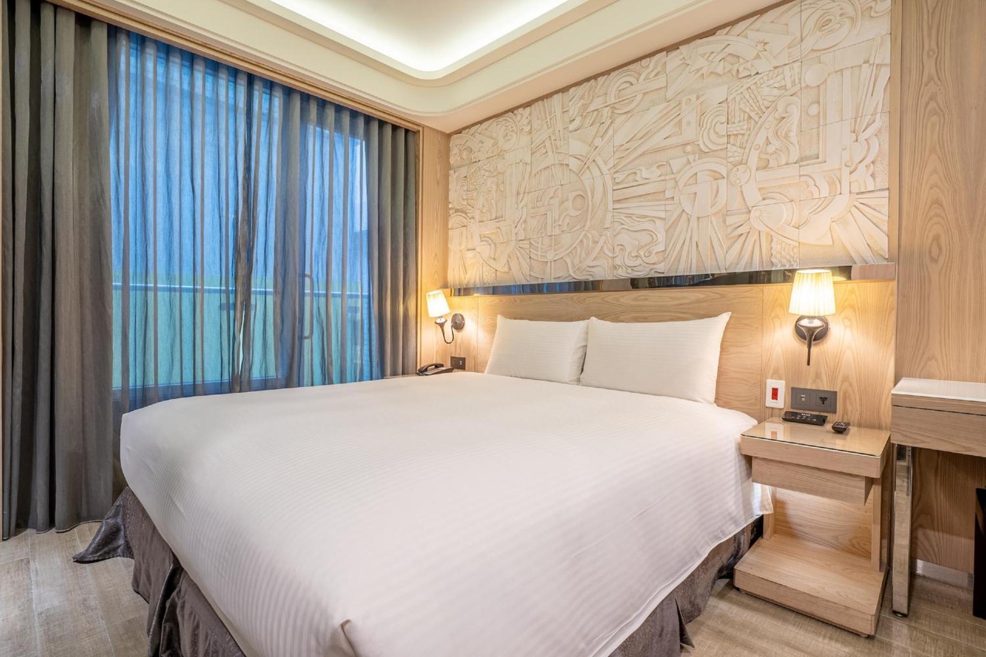 Guide Hotel Taichung Ziyou Eksteriør billede
